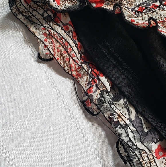 Signature by Larry Lavigne floral top with attached tank in large - Picture 11 of 11